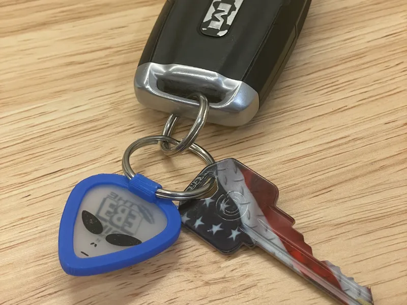 Guitar Pick Keyring Holder (thick pick) V2