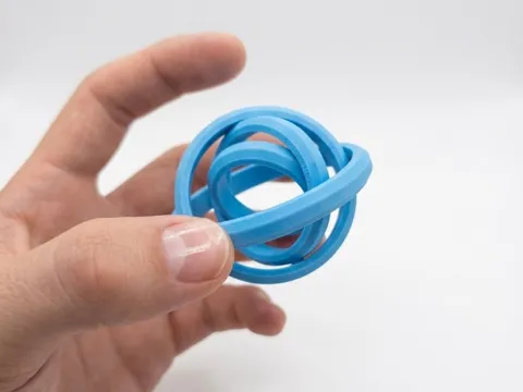 Objeto manipulable: Gimbal Fidget - Print-in-Place, Customizable — referencia de MakerWorld