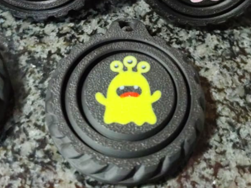 Monster-Fidget-Spinner: Ein Lächeln für Augsburg 2