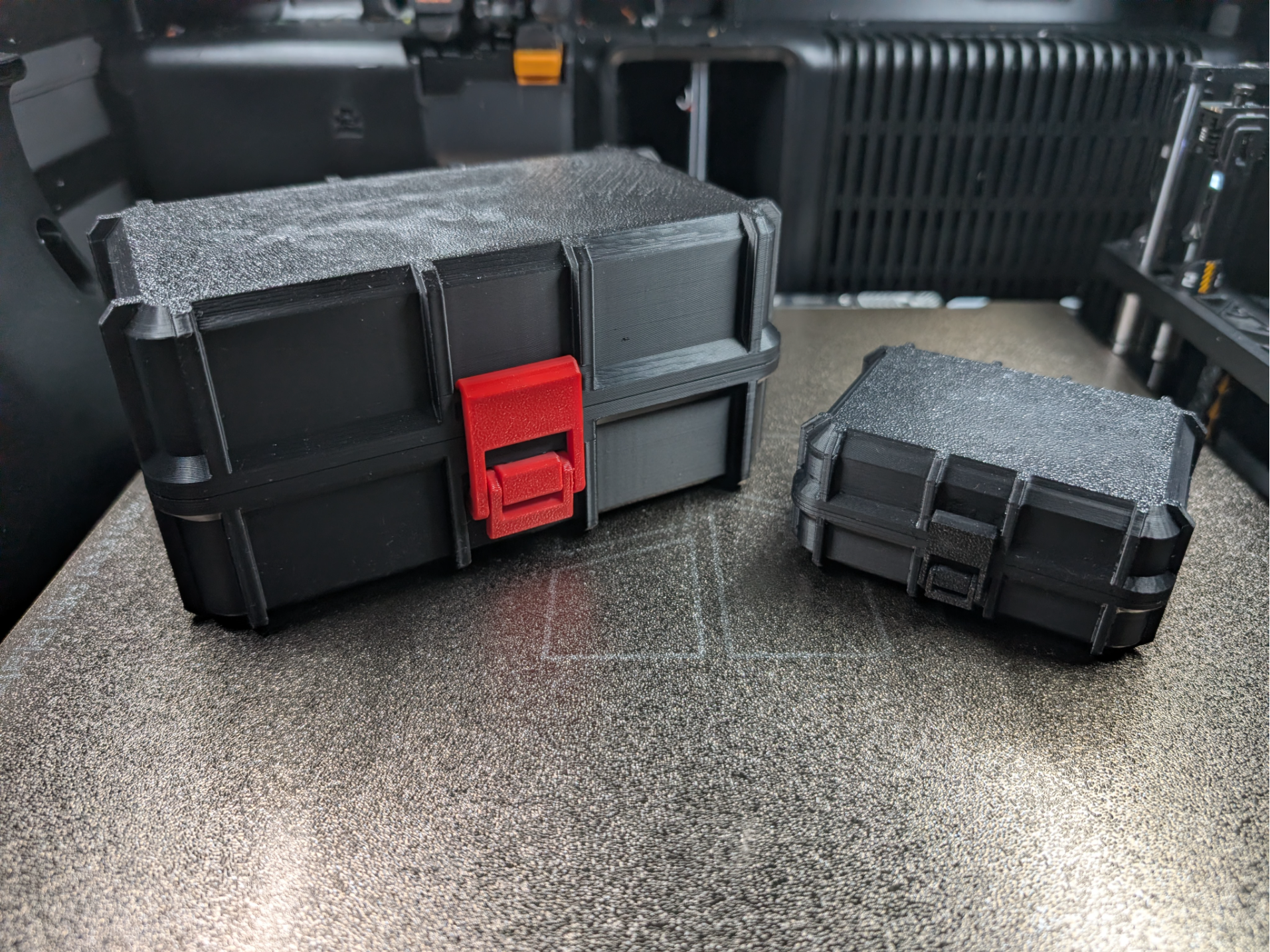 Fully parametric rugged storage box - 1