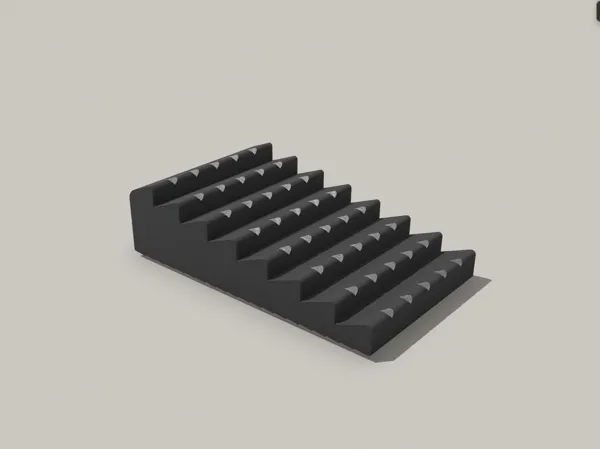 Cale anti-bancal pour table