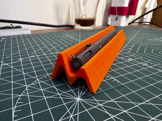 V-Rail Ruler – 3D Printable Desk Organizer