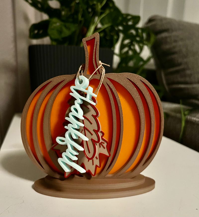 Pumpkin Decor with Leaf/Thankful Tags