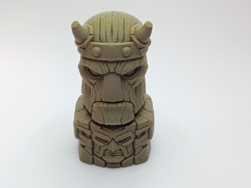 Wikinger Totem Zwergenwaechter der Runen