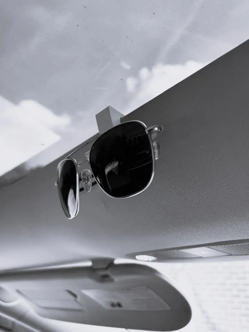 Tesla Sunglasses glassroof Holder