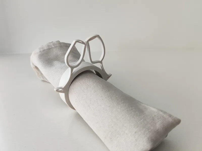 Napkin ring , drinks!