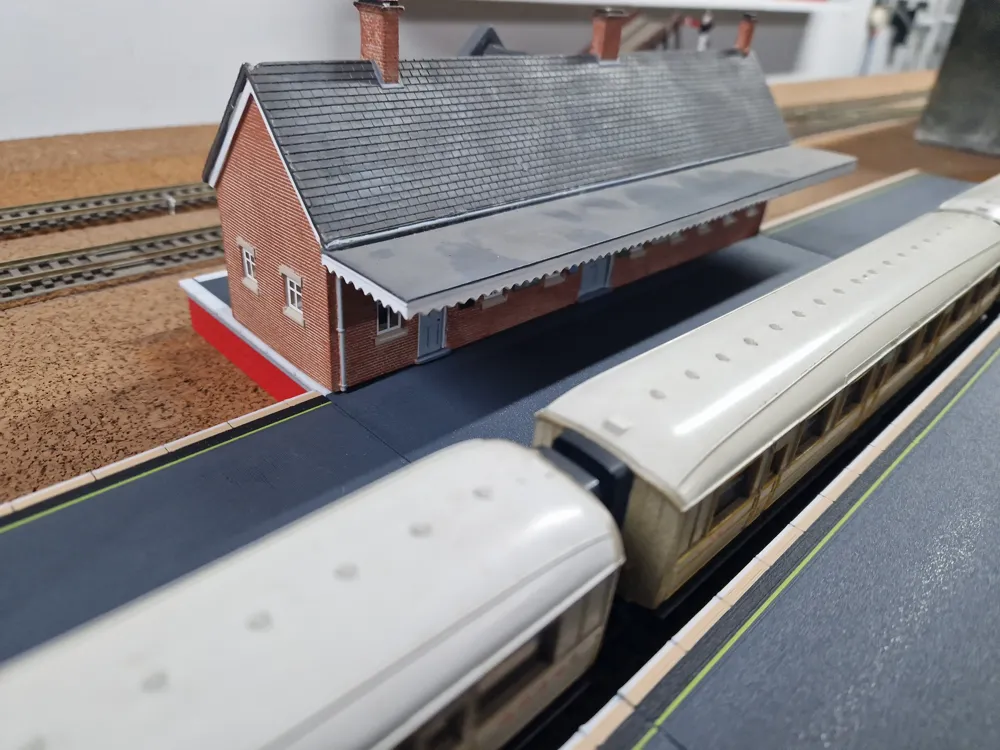 Model Railway OO Gauge Station Platform - 1 Colour by Simply Models ...