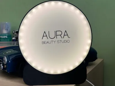 Aura Beauty studiot - lamp