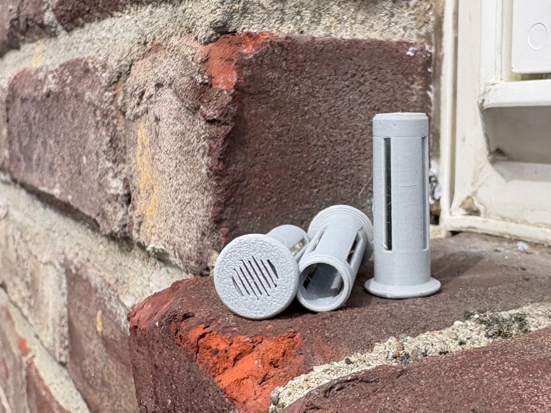 Brick Weep Hole Insert – Parametric (OpenSCAD)