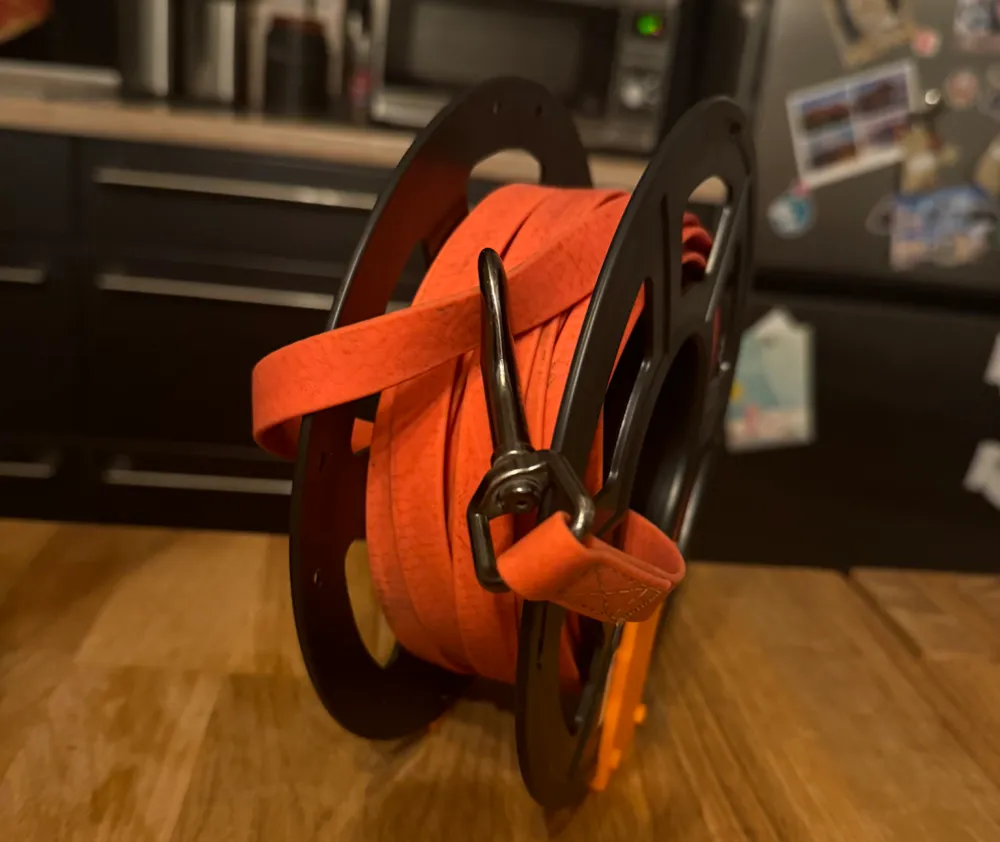 Anti-Verhedderungs-Hunde-Leinen-Aufbewahrung mit leerer Sunlu-Spule   Kostenloses 3D-Druckmodell  MakerWorld
