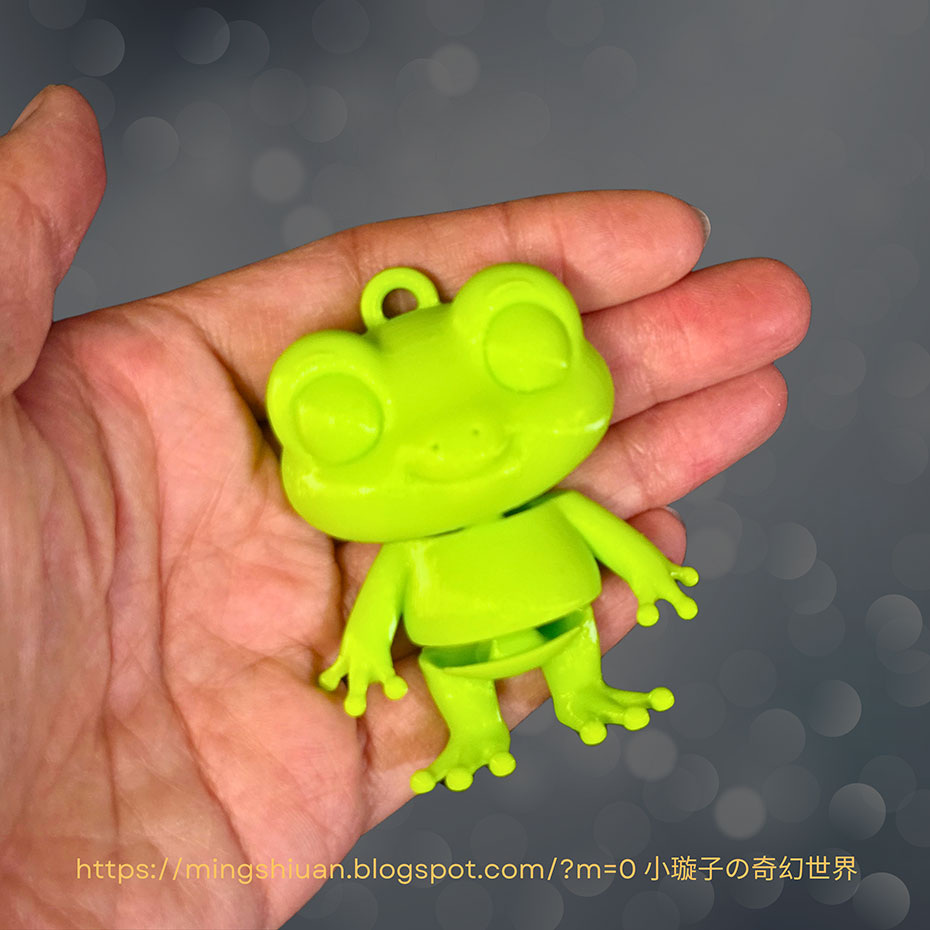 Miniatura 2 do modelo 3D Articulated Cute Frog keychain 可活動的可愛青蛙鑰匙扣
