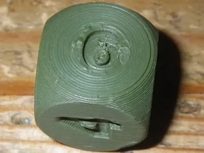 A perfectly weighted, weighted D6