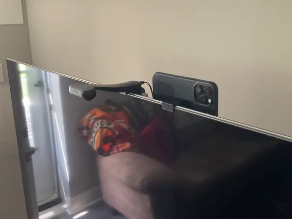 Support iPhone pour TV (caméra de continuité)