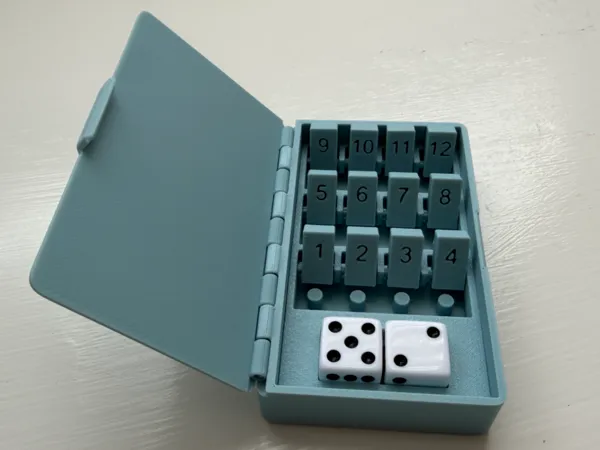 Shut The Box format poche