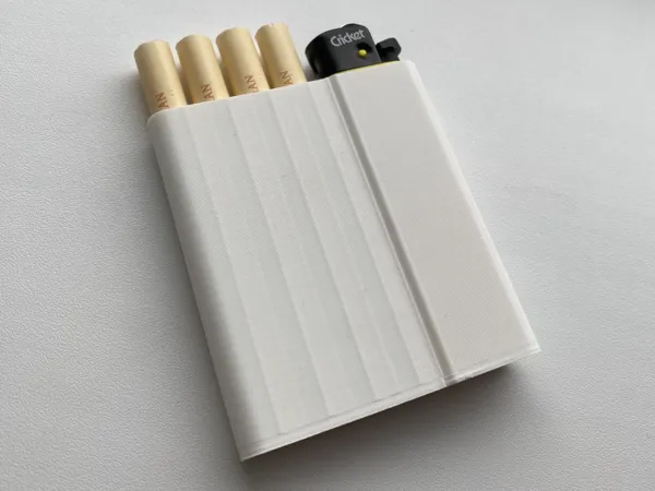 Étui à cigarettes avec briquet intégré