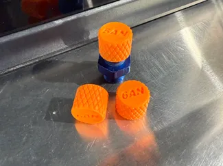 6an Caps