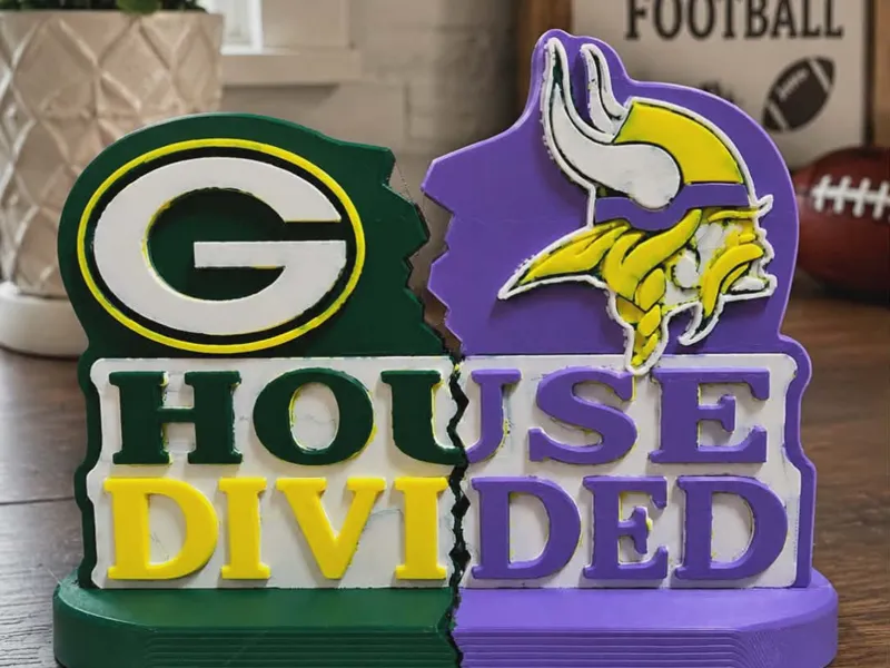 Packer/Viking Divided house sign 