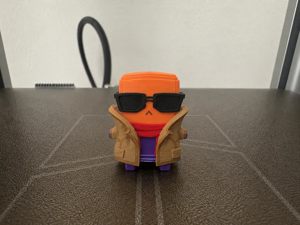 Modelo para impresión 3D: Fortnite Jonesy Sprite. Referencia del modelo original.