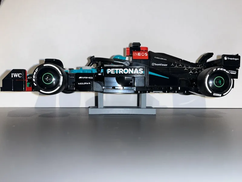 F1 speed champions stand 1.0