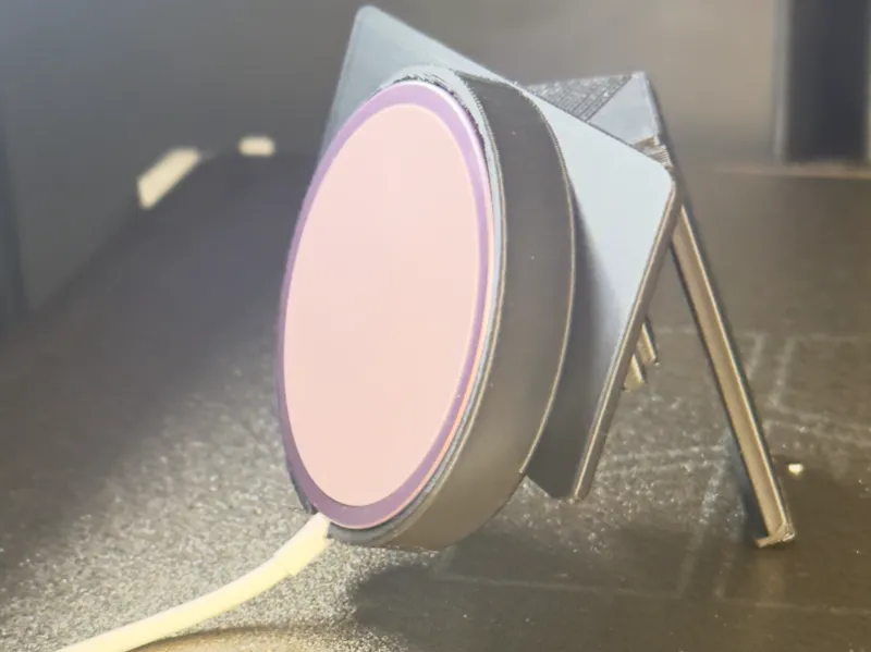 Toyota Aygo Magsafe Mount and Charger