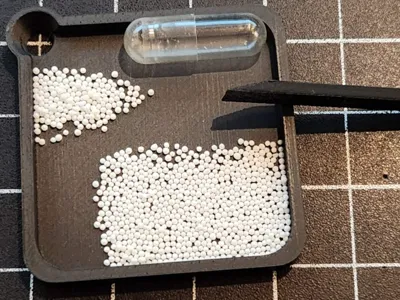 Small pill capsule dividing tray / epoxy mixer tub
