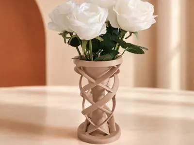 Elegant Spiral Lattice Vase