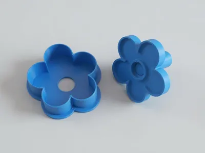 Flower-shaped cake pop mold