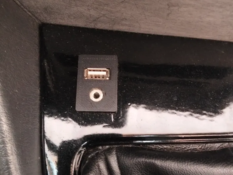 TOYOTA CELICA USB + AUXILIAR