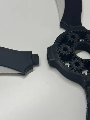 Objeto manipulable: Fuma shuriken spinner — vista de referencia 4