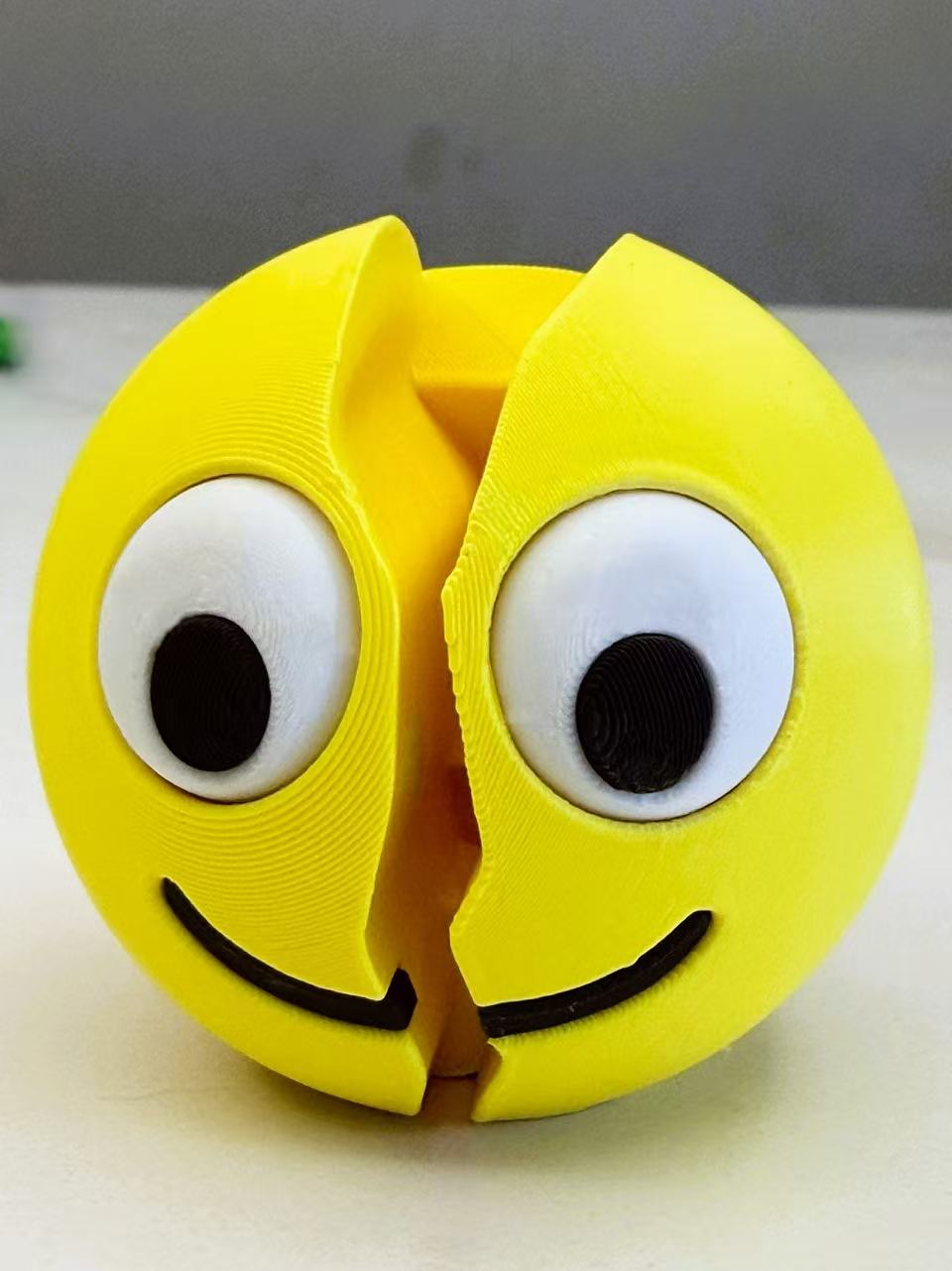 Miniatura 2 do modelo 3D emoji表情第四弹（憋嘴+裂开）