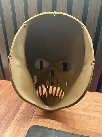 Pieza para disfraz o exhibición: Stiched Halloween Mask — vista de referencia 3