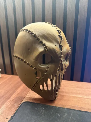 Pieza para disfraz o exhibición: Stiched Halloween Mask — vista de referencia 5