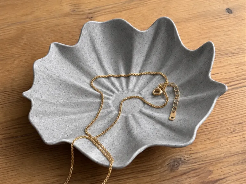 Jewelry plate - wavy
