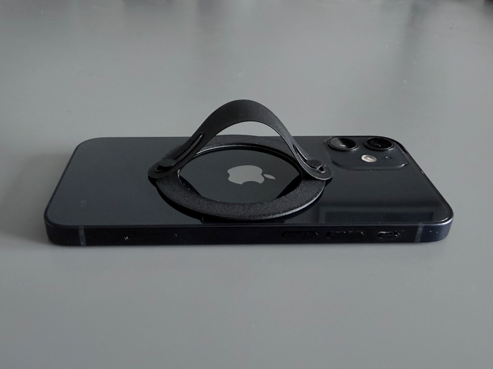 Minimal Magsafe grip ring