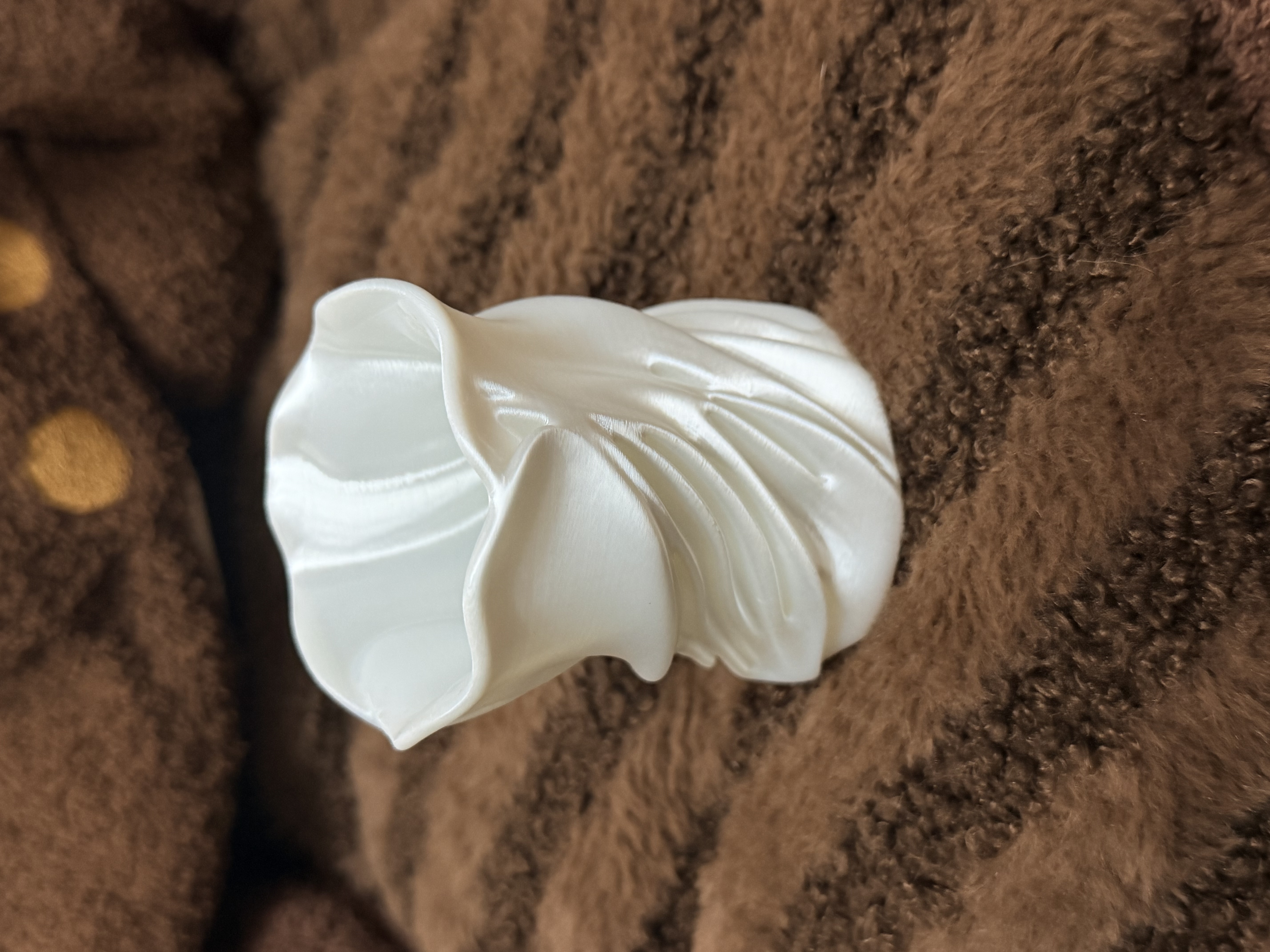 Miniatura 1 do modelo 3D 艺术花型笔筒