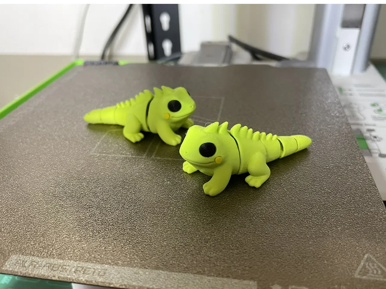 Mini Cyclura / Iguana - Figurine Keychain view 2