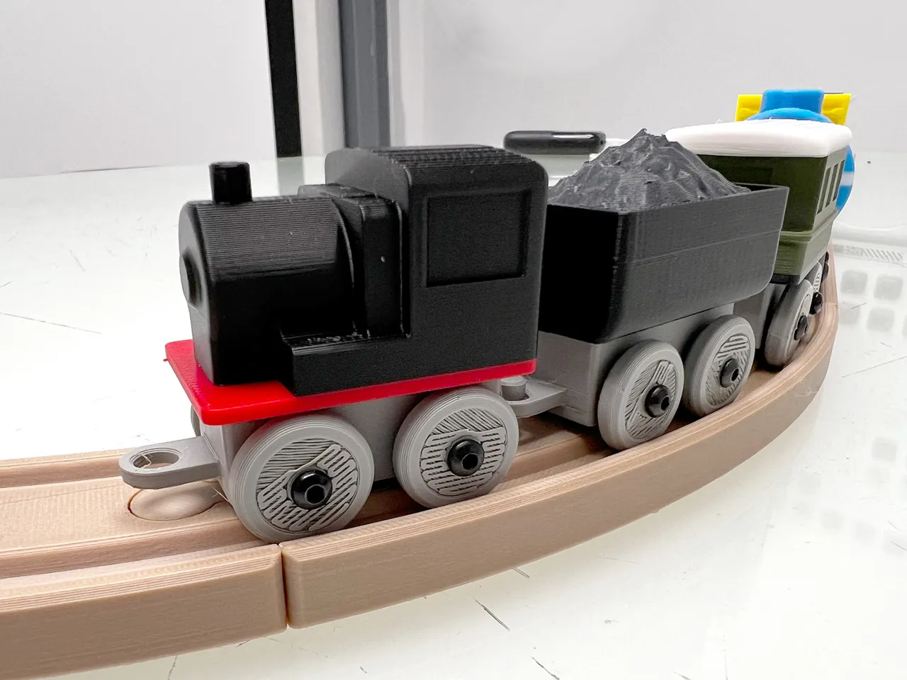 Tiny Train Ikea Brio/Lillabo Alternative Train view 3