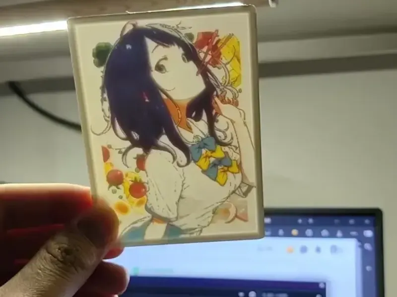 八奈见杏菜多色浮雕照片