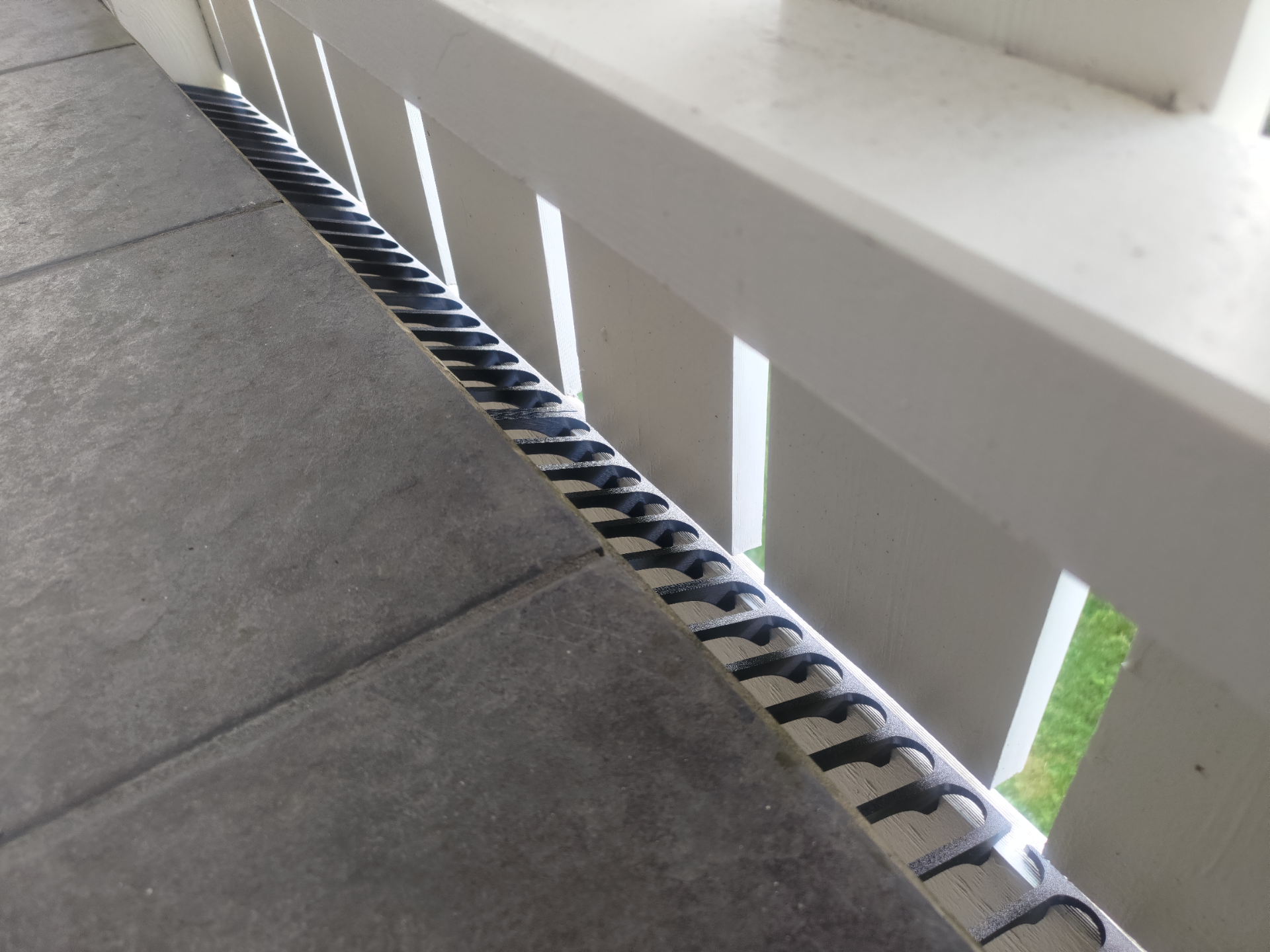 Balcony Cat Escape Prevention