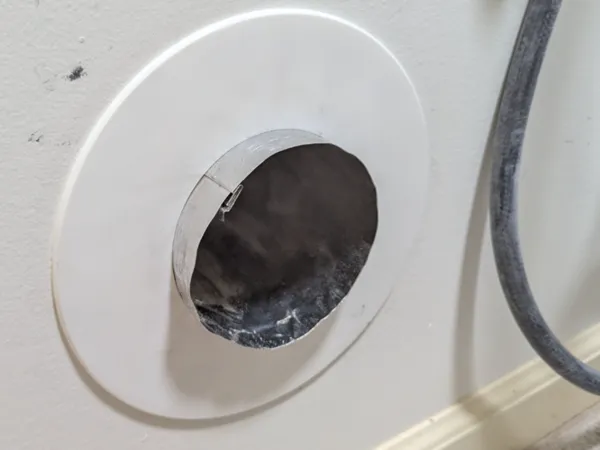 Cache intérieur pour bouche d'aération de sèche-linge 4 pouces