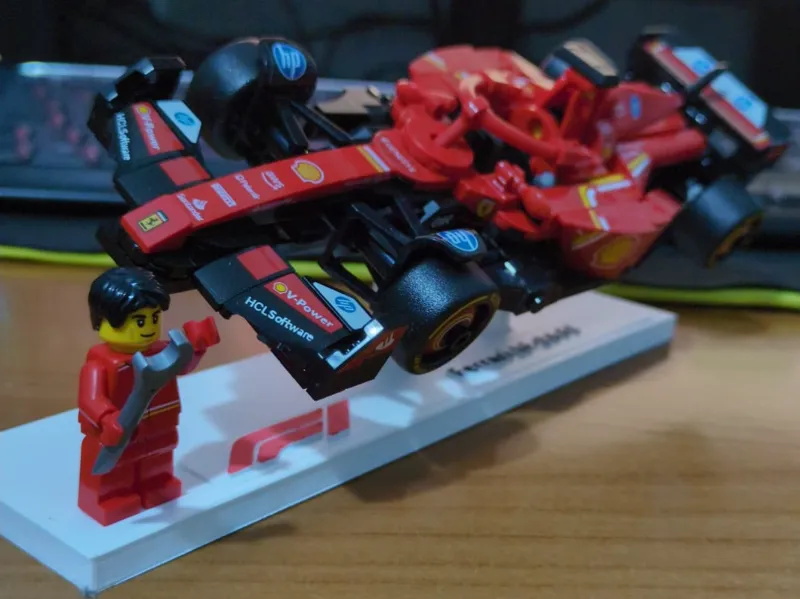Stand Ferrari speed champion