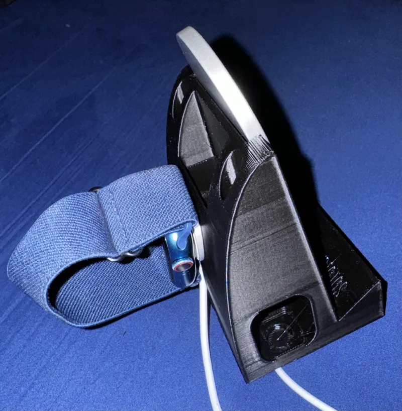 Stash back vertical iphone mag safe charger