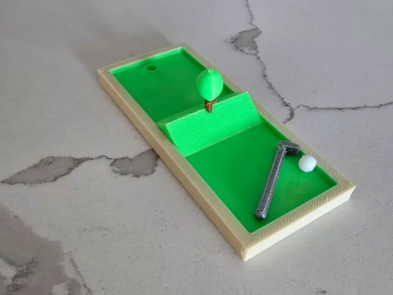 minigolf Crazy nature course hole 1
