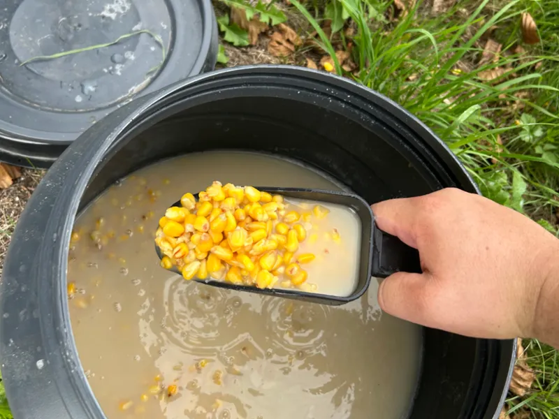 Fish Bait Scoop