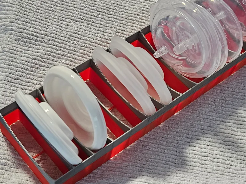 Drying rack for breast pump parts