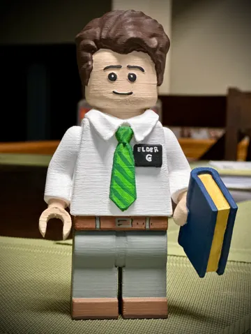 Figura decorativa: Elder Brick LDS Missionary Mini Figure — vista de referencia 2