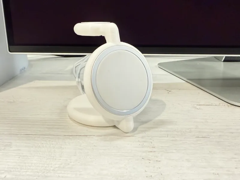 Magsafe stanby desk stand
