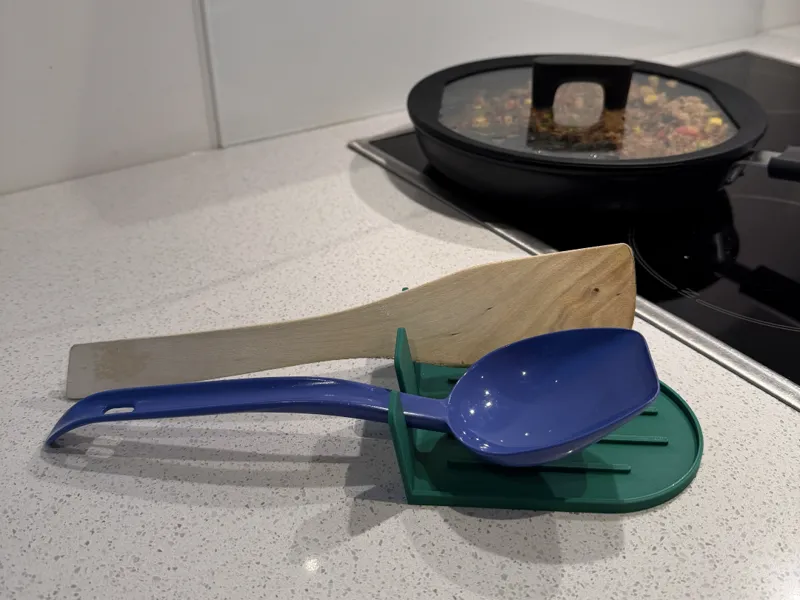 Kitchen utensil tray/holder