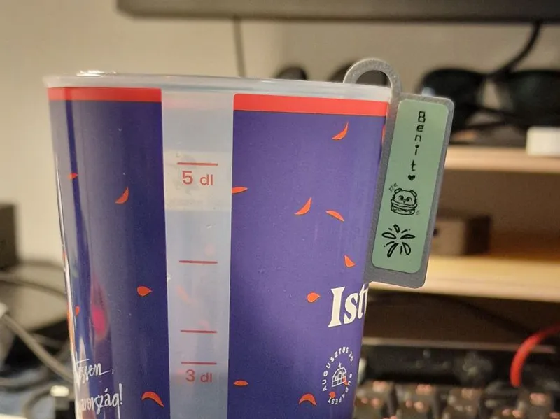Universal glass marker for label stickers