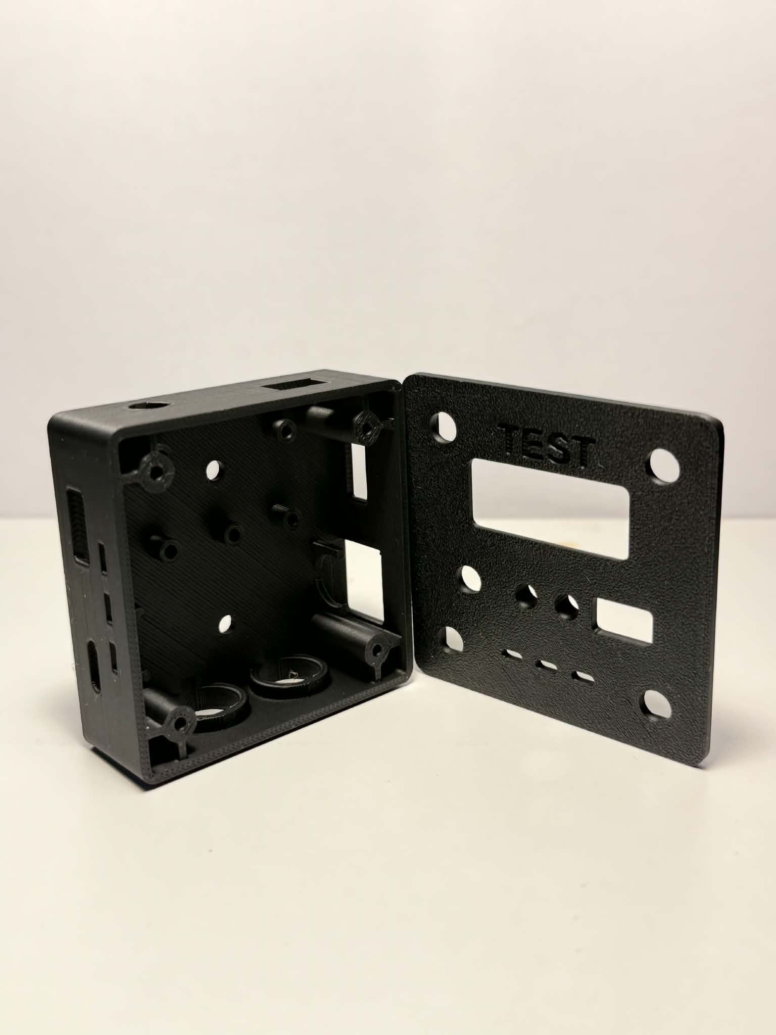 Ele-Box – Parametric Electronics Enclosure / Box image 3